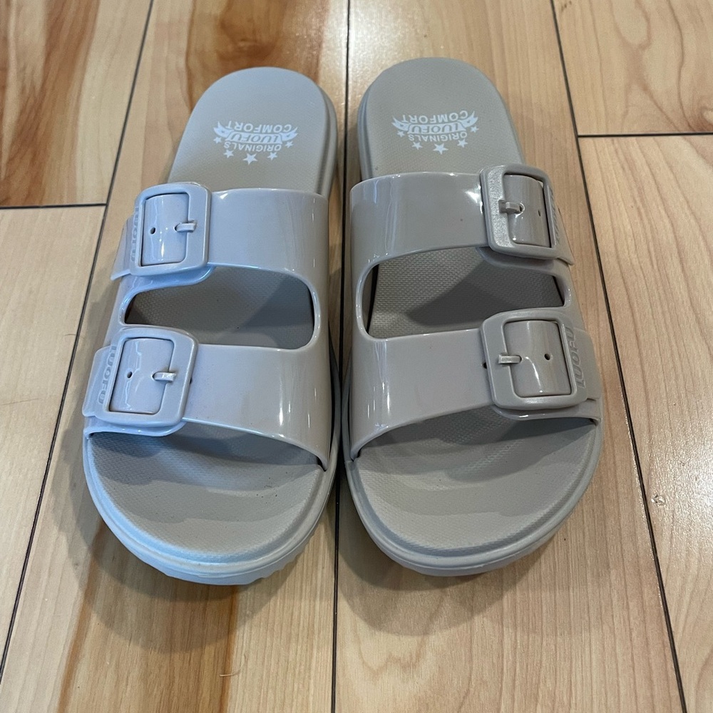 Slides/Sandals Double Buckle-‎ Women’s Size 6 (36)